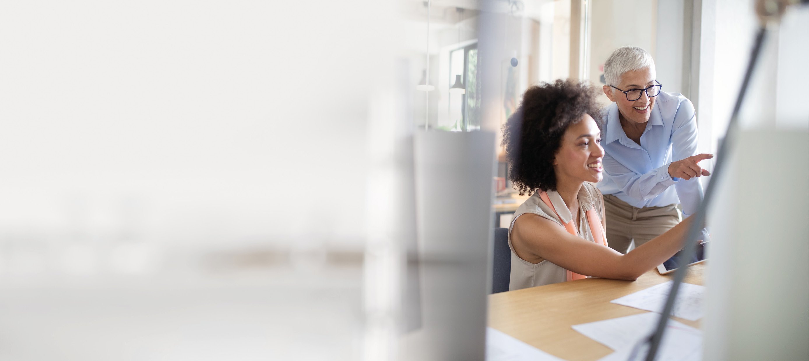 Büro Header 2 Frauen